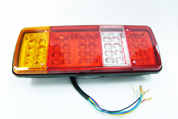 Фонарь задний LED 24V, левый с кабелем (универсальный, 340х130х80мм,40LED, 8.0W)