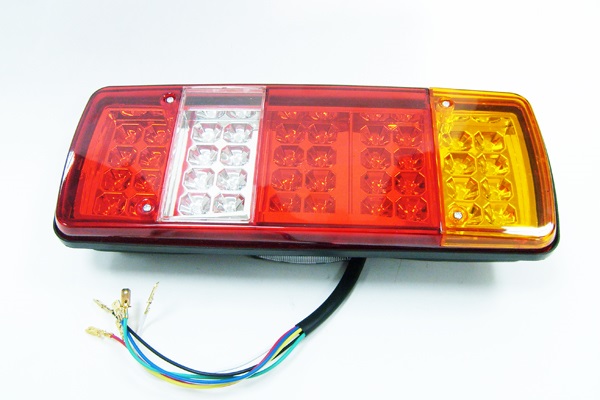 Фонарь задний LED 24V, правый с кабелем (универсальный, 340х130х80мм,40LED, 8.0W)